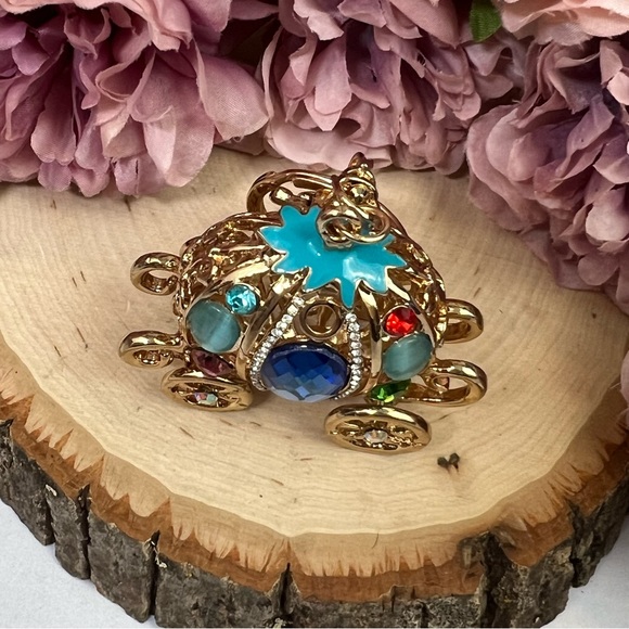 Cinderella’s Royal Blue and Gold Crystal Carriage Keychain Charm - Picture 4 of 15